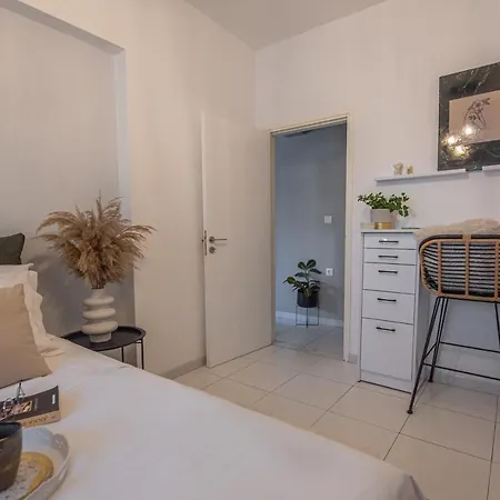 Inconceptual Appartement Paradeísion