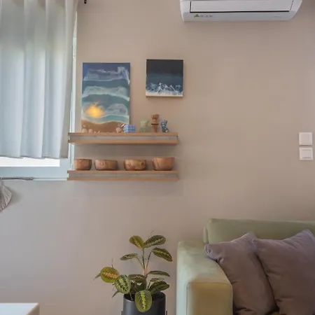 Inconceptual Apartament