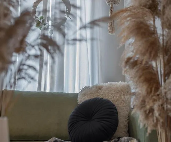 Inconceptual * Paradeísion