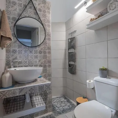 Inconceptual Appartement Paradeísion